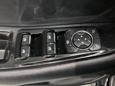 Used 2017 Ford Edge SEL image 42