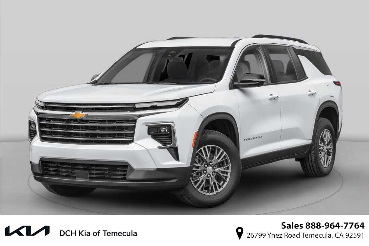 Used 2024 Chevrolet Traverse LT FWD image 1