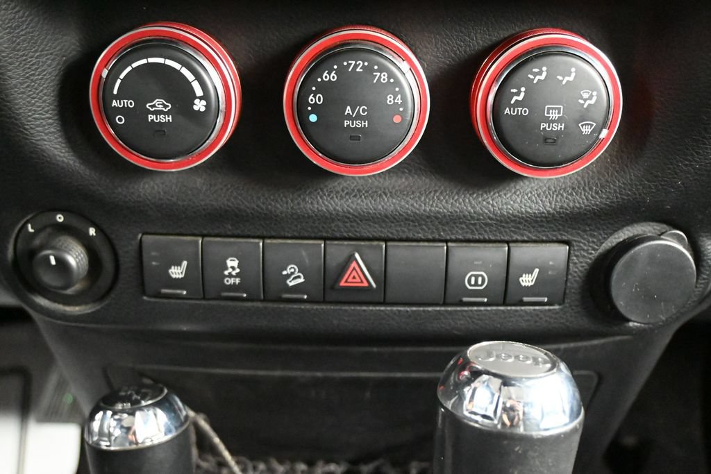 Used 2012 Jeep Wrangler Unlimited Rubicon AWD/4WD image 19