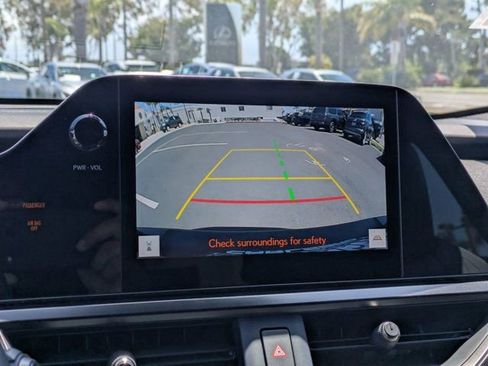 Used 2024 Lexus UX 250h FWD image 22
