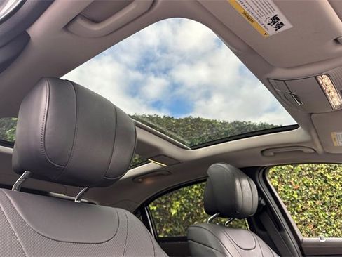 Used 2018 Mercedes-Benz S 560 Sedan image 19