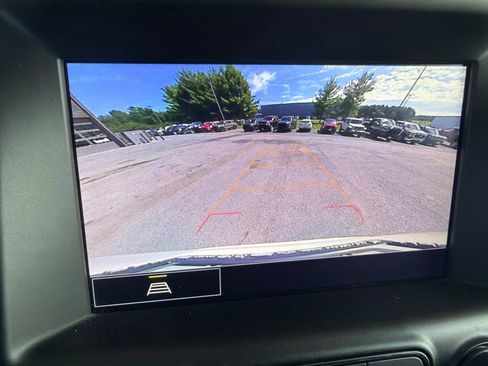 Used 2024 GMC Terrain SLT AWD/4WD image 29