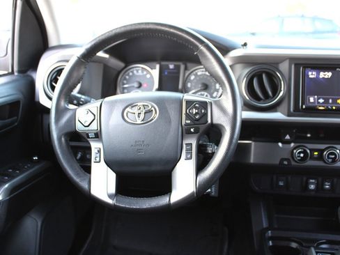 Used 2018 Toyota Tacoma SR5 image 19