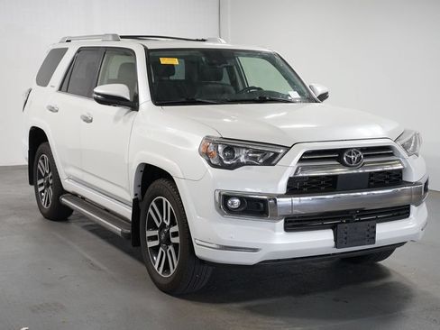 Used 2024 Toyota 4Runner Limited AWD/4WD image 3
