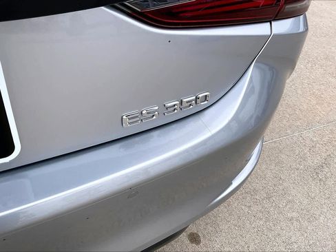 Used 2024 Lexus ES 350 w/ Technology Package image 9