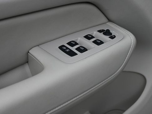 New 2026 Volvo XC60 B5 Ultra w/ Protection Package Premier image 11