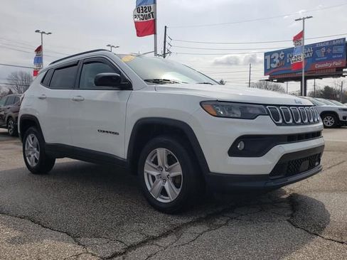 Used 2022 Jeep Compass Latitude image 1