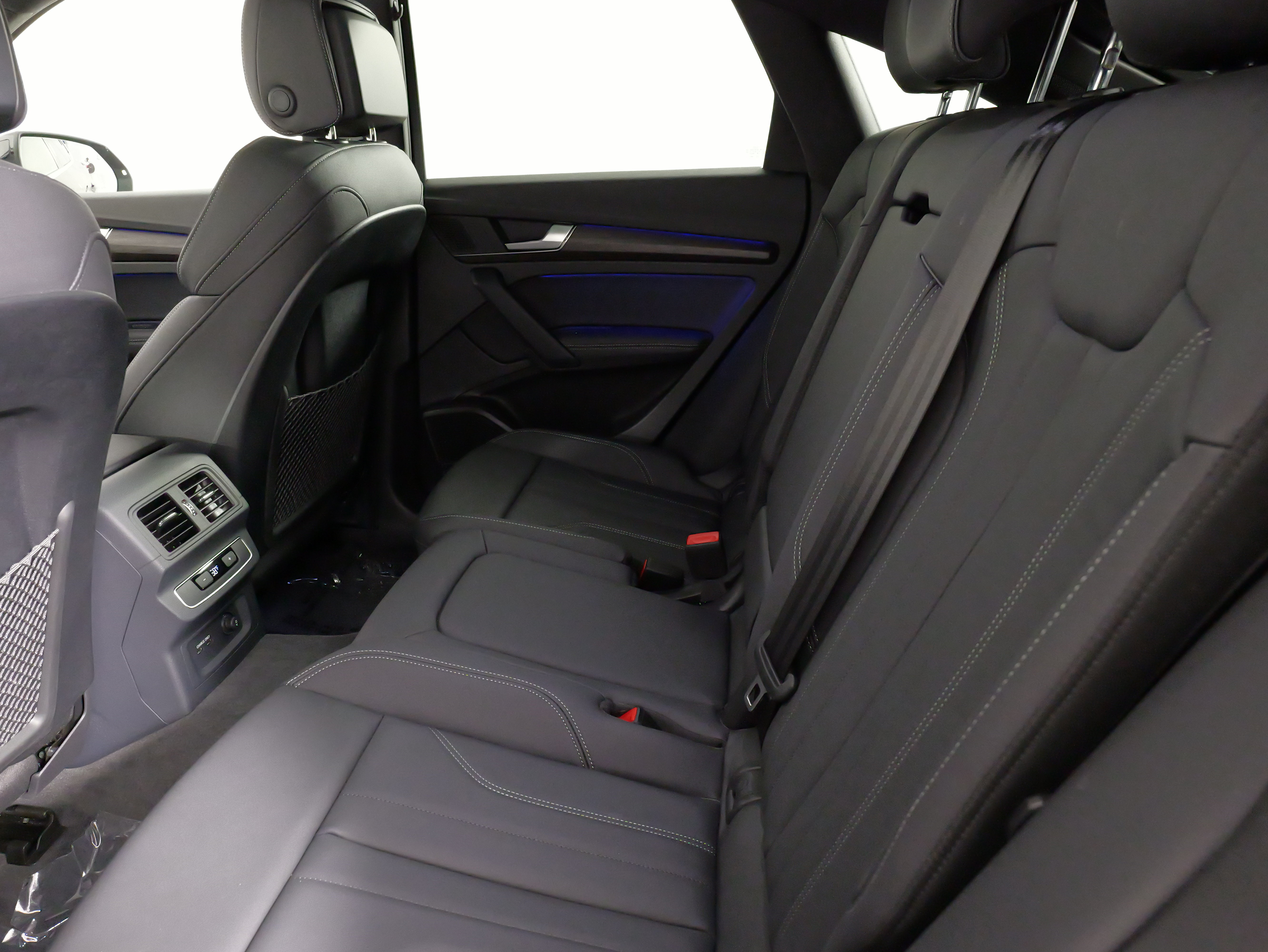 Used 2025 Audi Q5 2.0T Premium Plus w/ Premium Plus Package AWD/4WD image 39