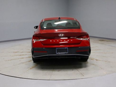Certified 2024 Hyundai Elantra SEL w/ Convenience Package FWD image 8