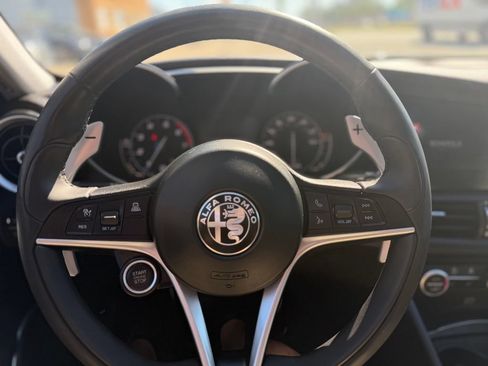 Used 2019 Alfa Romeo Giulia Ti Sport w/ Quick Order Package 22S Sport AWD/4WD image 32