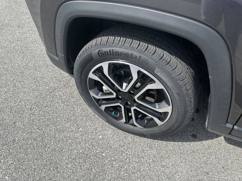 Used 2022 Jeep Compass Limited image 11