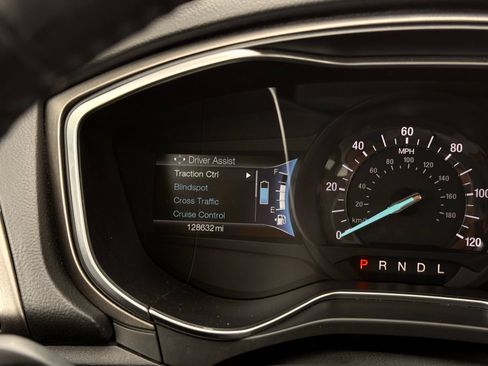 Used 2018 Ford Fusion SE w/ Equipment Group 602A FWD image 32