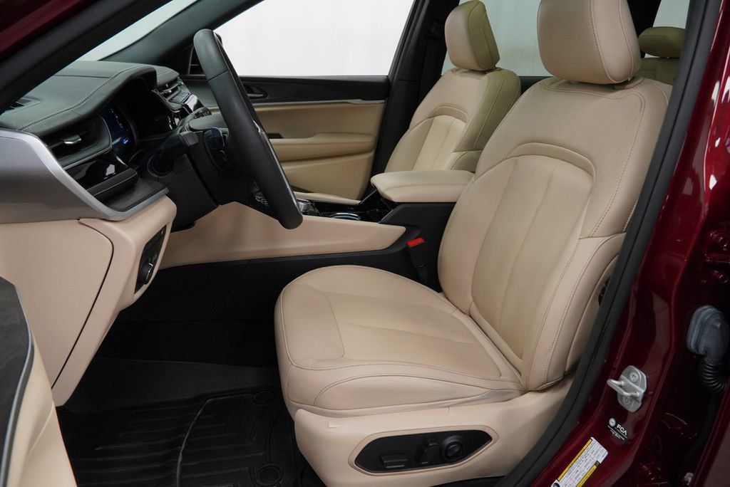 Used 2022 Jeep Grand Cherokee Limited 4xe AWD/4WD image 3