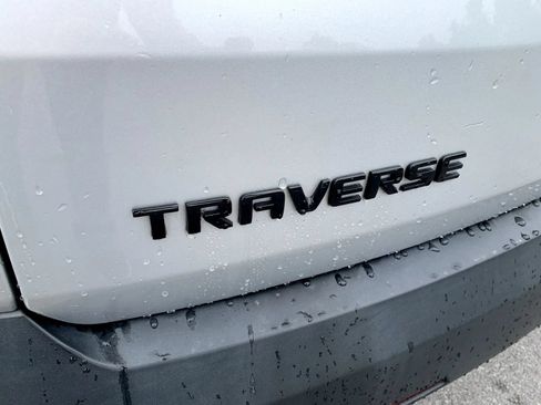 Used 2021 Chevrolet Traverse RS FWD image 11