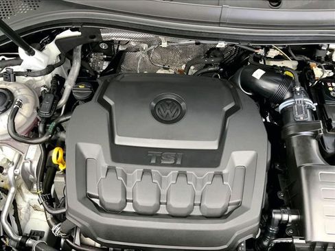 Certified 2023 Volkswagen Tiguan SE R-Line AWD/4WD image 31