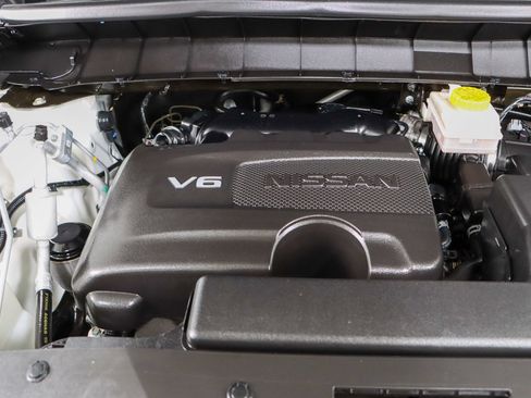 Used 2023 Nissan Pathfinder SL w/ Lighting Package (N92) FWD image 32