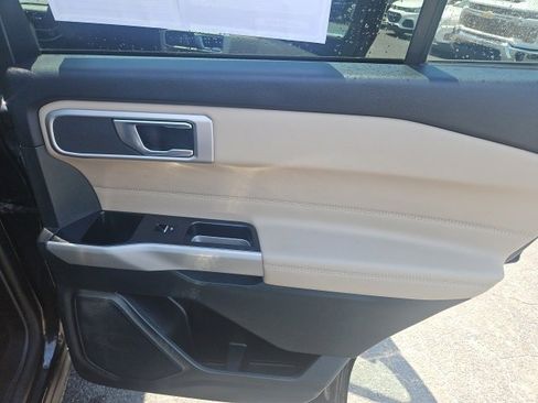 Used 2024 Ford Explorer XLT w/ Equipment Group 202A image 11