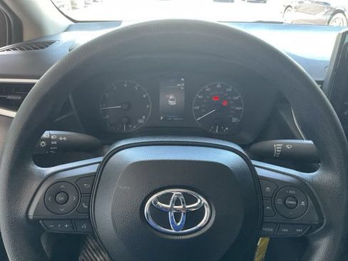 Used 2025 Toyota Corolla LE FWD image 6
