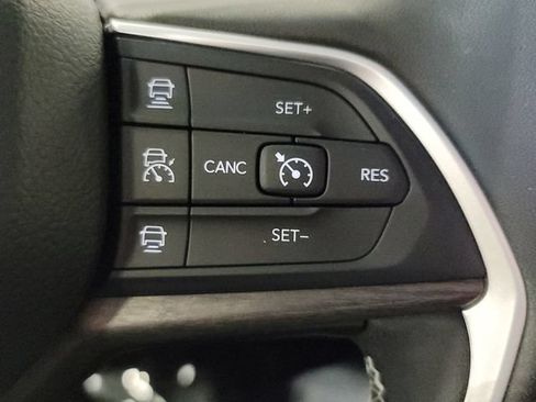 Used 2024 Jeep Grand Cherokee L Limited w/ Luxury Tech Group II AWD/4WD image 30