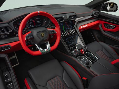 Used 2024 Lamborghini Urus S AWD/4WD image 8