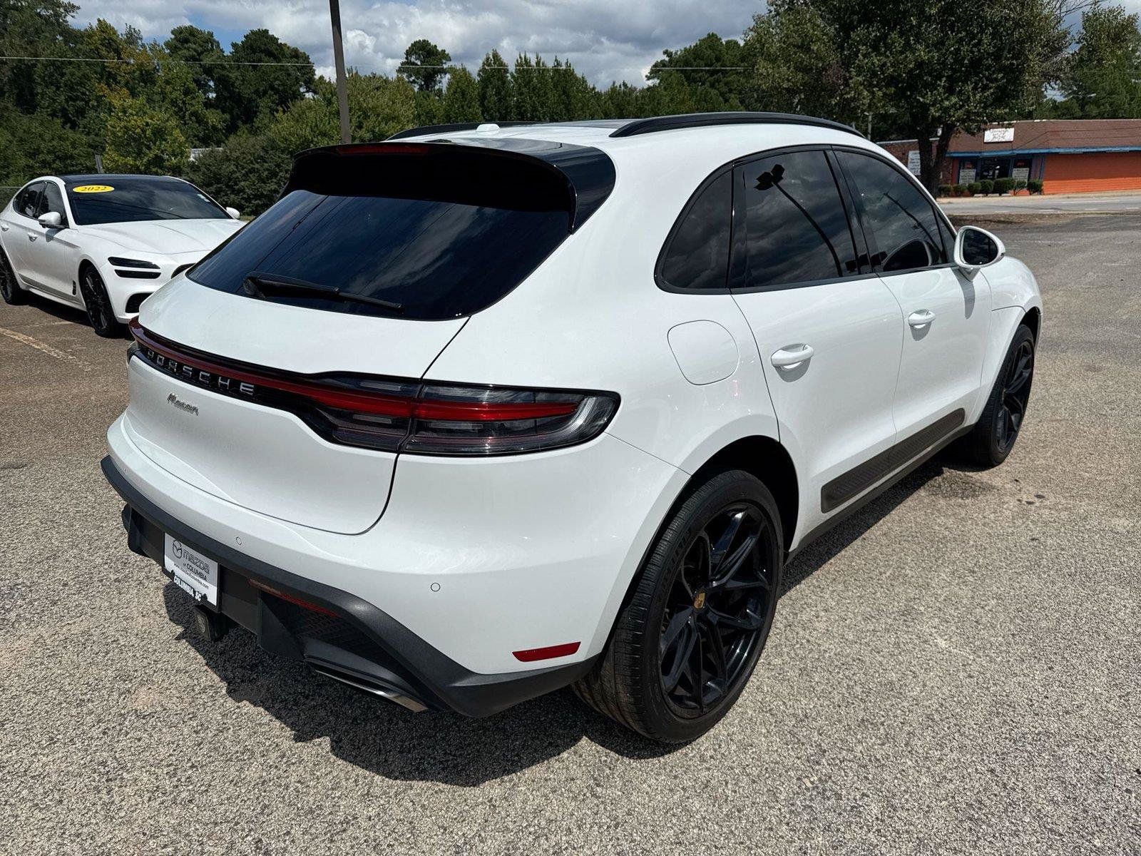 Used 2022 Porsche Macan AWD/4WD image 24