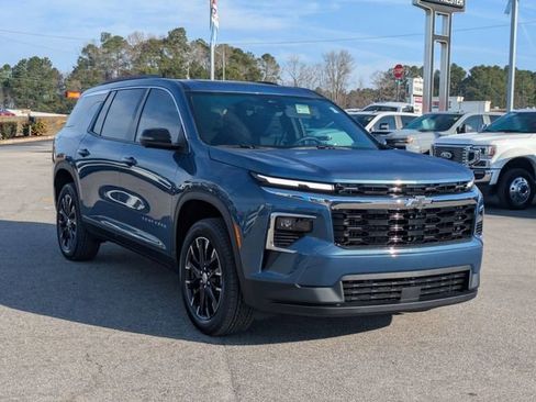 New 2026 Chevrolet Traverse LT w/ Sun and Wheel Package image 2