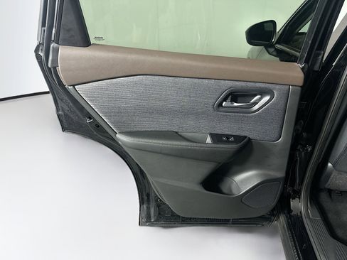 Used 2023 Nissan Rogue SV FWD image 25