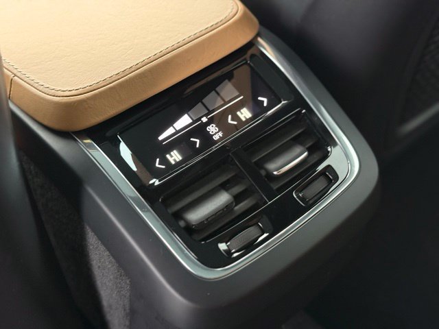 Used 2017 Volvo XC90 T6 Inscription w/ Vision Package AWD/4WD image 38