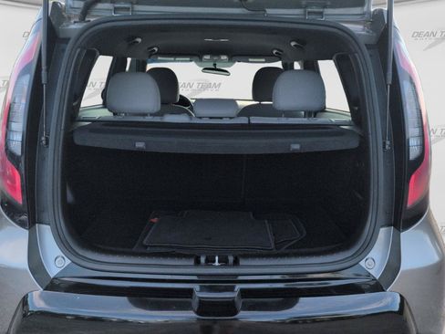 Used 2016 Kia Soul + FWD image 9