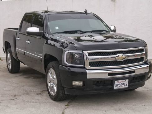 Used 2011 Chevrolet Silverado 1500 LT w/ Regional Value Package RWD image 3