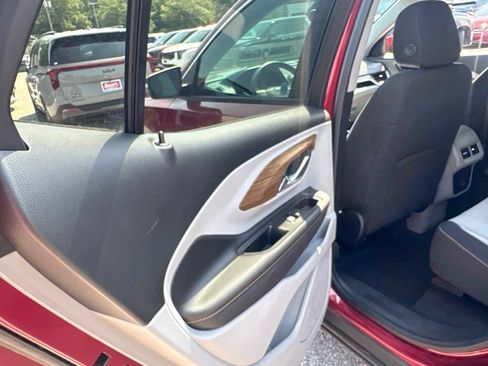 Used 2018 GMC Terrain SLE w/ Driver Convenience Package FWD image 8