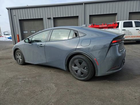 Used 2025 Toyota Prius LE image 2