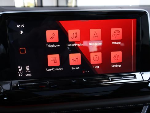 Used 2025 Volkswagen Atlas SEL AWD/4WD image 41