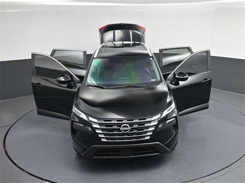 Used 2024 Nissan Rogue SV w/ SV Premium Package image 56