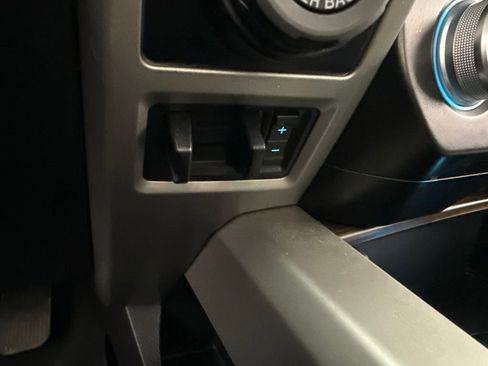 Used 2017 Ford F150 Lariat w/ Equipment Group 502A Luxury AWD/4WD image 18