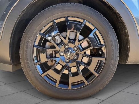 Used 2022 Kia Telluride SX w/ SX Prestige Package image 12