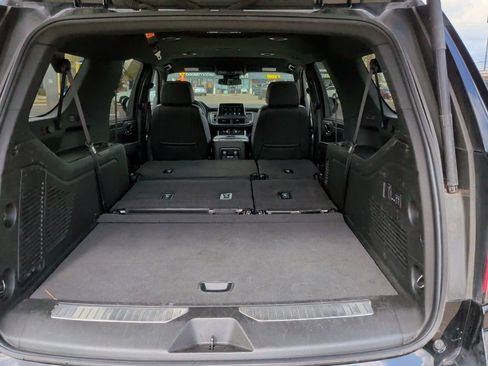 Used 2024 Chevrolet Suburban Premier image 46