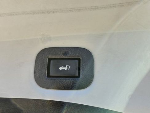 Used 2018 Nissan Rogue SL w/ Premium Package image 30