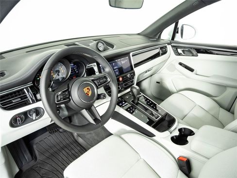 New 2026 Porsche Macan S AWD/4WD image 4