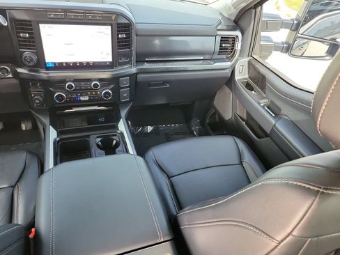 Used 2023 Ford F250 Lariat w/ Lariat Ultimate Package AWD/4WD image 11