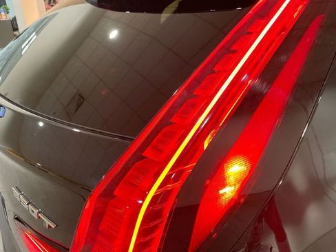 Certified 2025 Cadillac XT4 Premium Luxury image 11