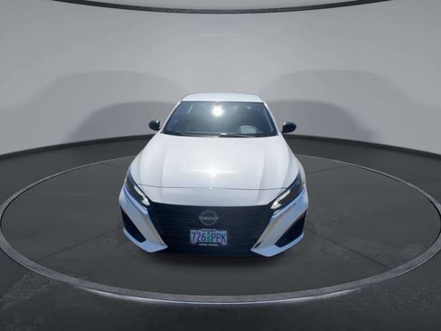 Used 2024 Nissan Altima 2.5 SV FWD image 5