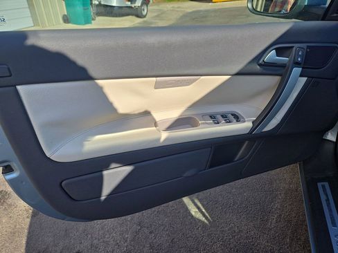 Used 2011 Volvo C70 T5 image 11