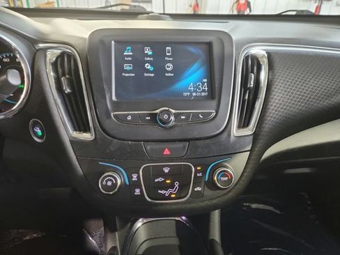 Used 2018 Chevrolet Malibu LT FWD image 16