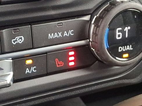 Used 2025 Ford Bronco Badlands AWD/4WD image 16