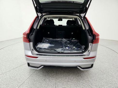 New 2026 Volvo XC60 B5 Plus w/ Protection Package Premier AWD/4WD image 19