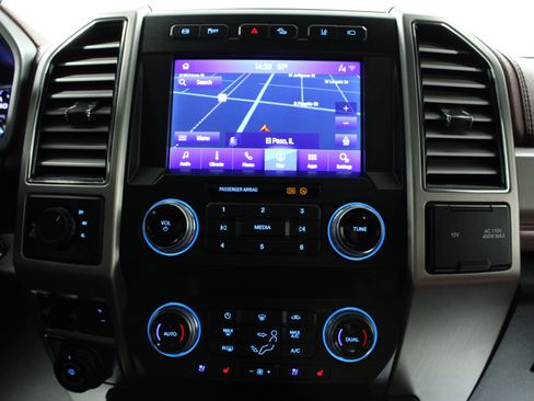 Used 2021 Ford F350 Platinum w/ Tremor Off-Road Package image 22