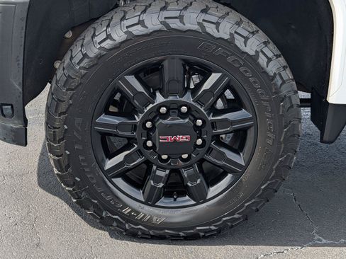 Used 2026 GMC Sierra 2500 AT4 w/ AT4 Premium Plus Package AWD/4WD image 11