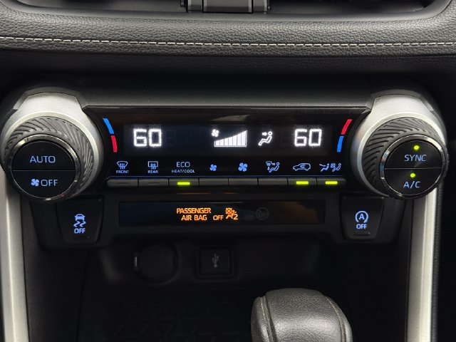 Used 2021 Toyota RAV4 XLE FWD image 18