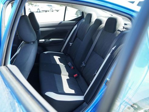 Used 2022 Nissan Versa SV image 31